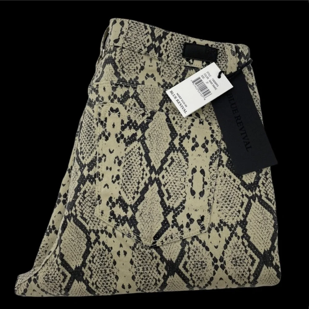🛍️SALE🛍️ BLUE REVIVAL Slither Skinny Leg Sand Snake Print Jeans - Picture 2 of 13